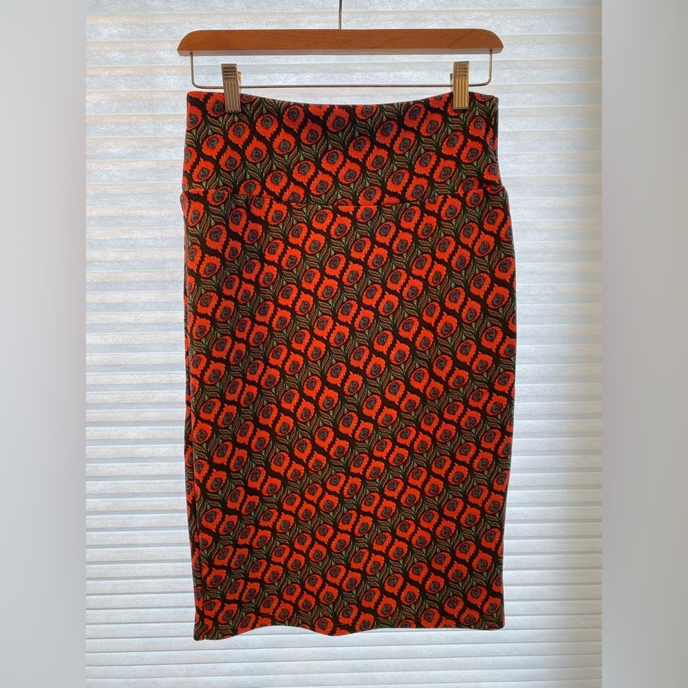 LulaRoe Women’s Cassie Pencil Skirt - small